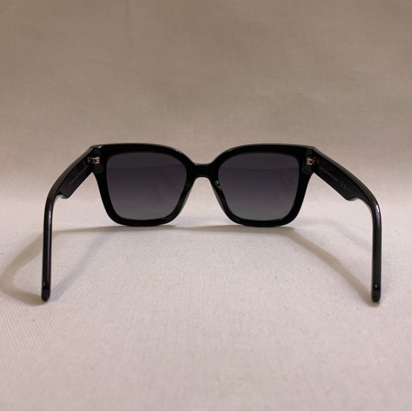 MARC JACOBS Embossed Logo Square Sunglasses — Glossy Black & Grey Gradient Lens - Picture 12 of 17